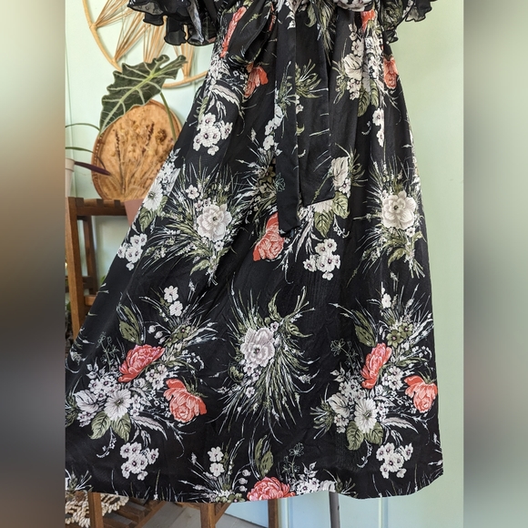 80s Vintage Floral Dress - Picture 6 of 9